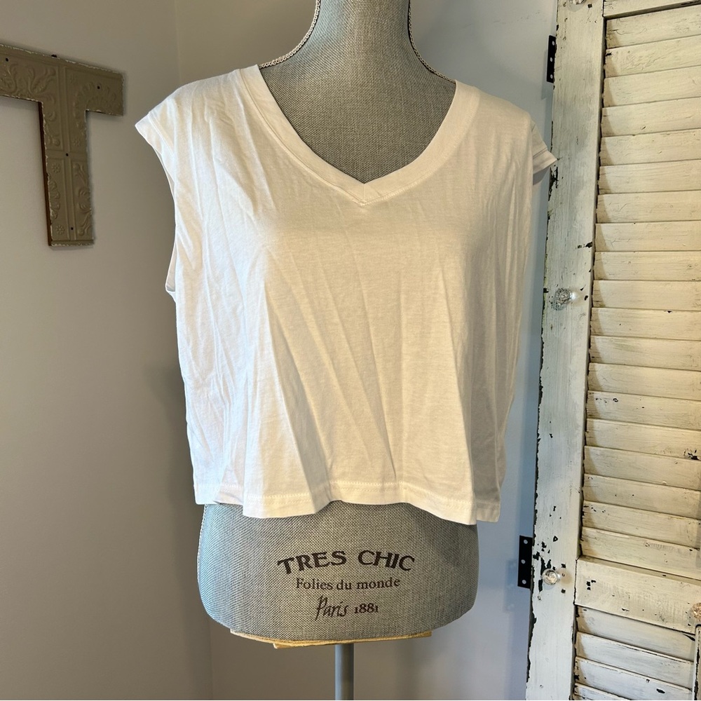 NWT MANGO MNG sleeveless cropped V neck size L white